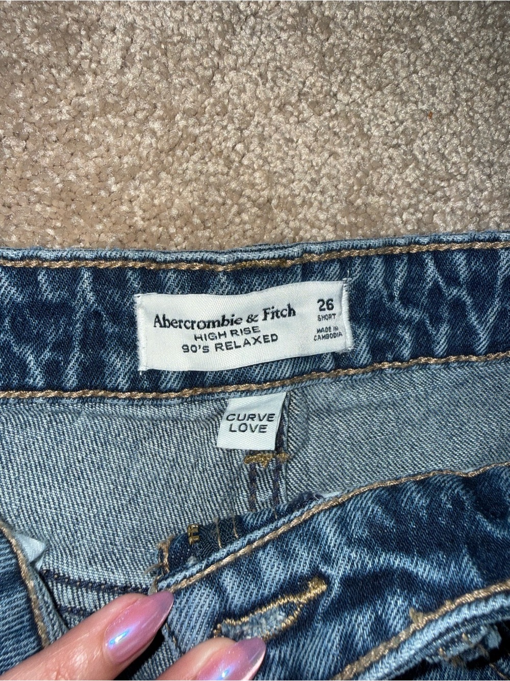 Abercrombie & Fitch Curve Love High Rise 90s Relaxed Raw Hem Jean - Picture 3 of 9
